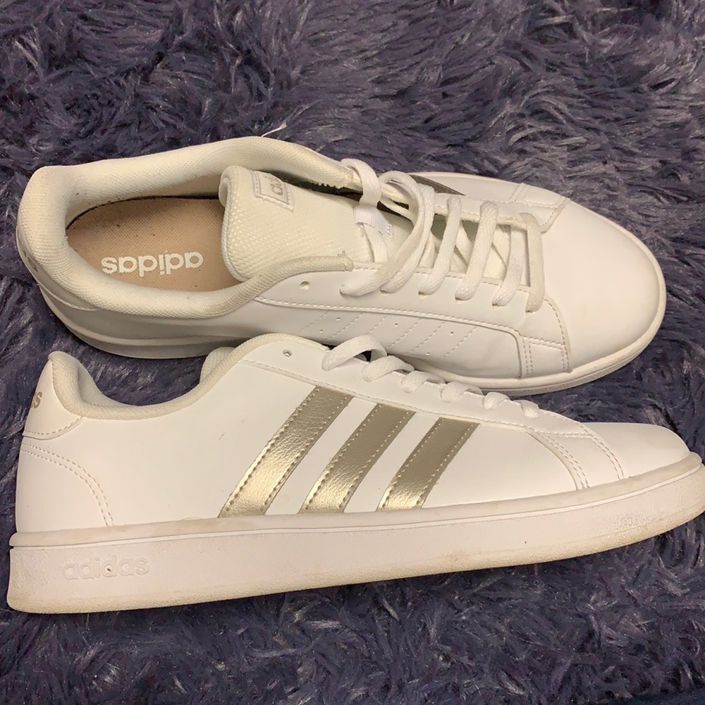 Adidas Grand Court womens size 9 sneakers